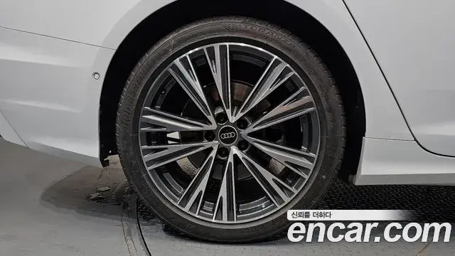 Audi A6 2022 — Şəkil 14/34
