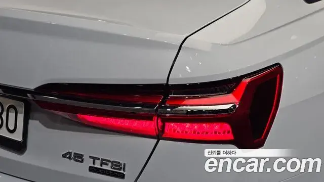 Audi A6 2022 — Şəkil 21/34