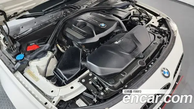 BMW 3 Series 2018 — Фото 6/20
