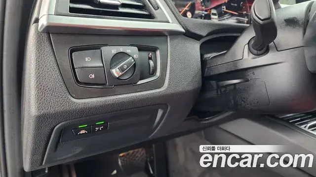 BMW 3 Series 2018 — Фото 19/20