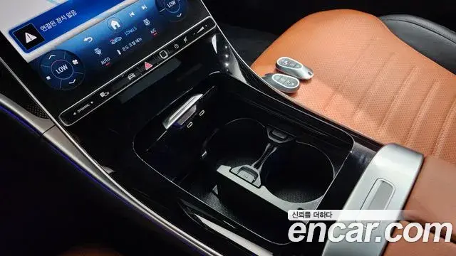 Mercedes-Benz C-Class 2025 — Фото 9/20