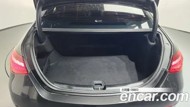 Mercedes-Benz C-Class 2025 — Фото 16/20