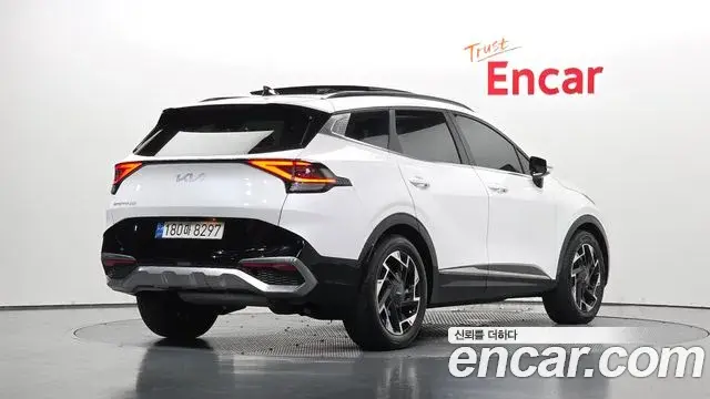 Kia Sportage 2022 — Фото 2/20
