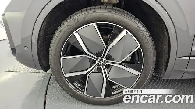 Volkswagen Touareg 2024 — Photo 4/50
