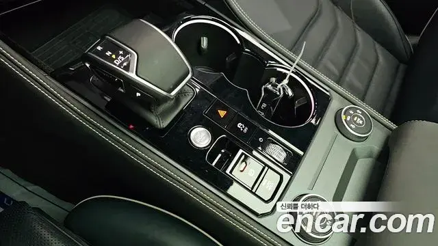 Volkswagen Touareg 2024 — Photo 39/50