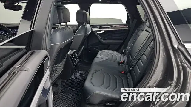 Volkswagen Touareg 2024 — Photo 31/50