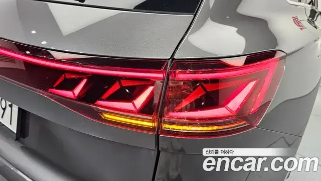 Volkswagen Touareg 2024 — Photo 24/50