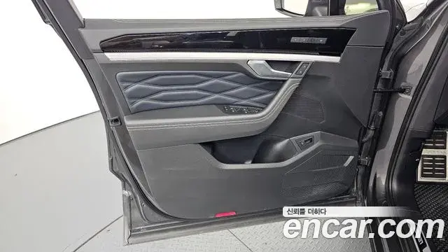Volkswagen Touareg 2024 — Photo 33/50