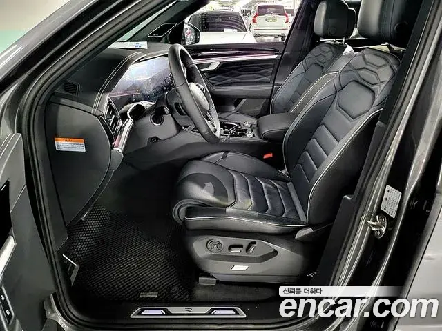 Volkswagen Touareg 2024 — Photo 17/50