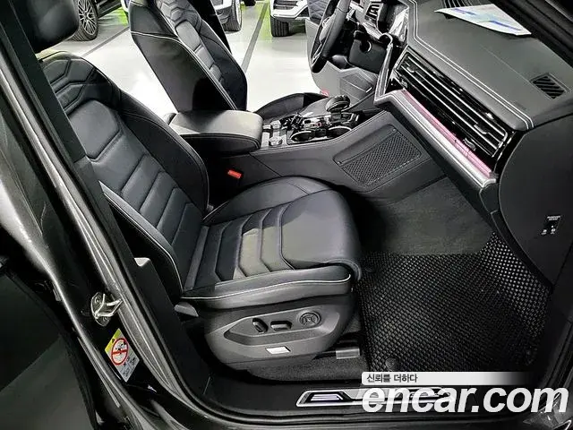 Volkswagen Touareg 2024 — Photo 48/50
