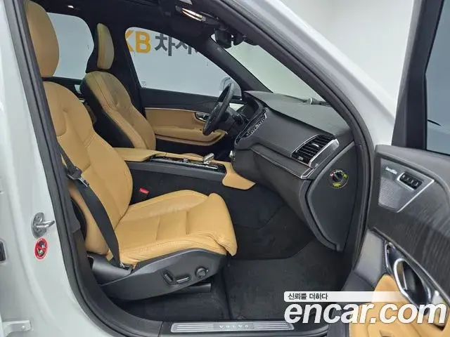 Volvo XC90 2022 — Фото 11/20