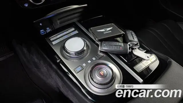 Genesis Electrified G80 2023 — Фото 9/20