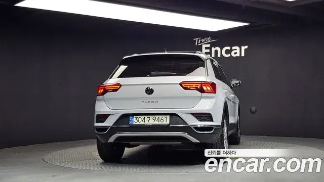 Volkswagen T-Roc 2021 — Фото 4/20
