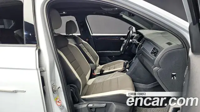 Volkswagen T-Roc 2021 — Фото 11/20