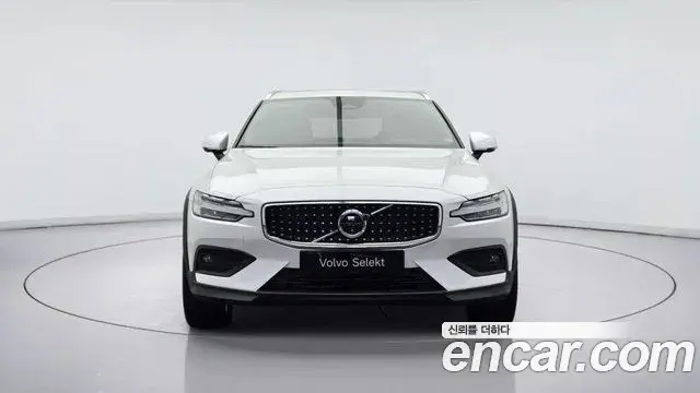 Volvo V60 Cross Country 2025 — ფოტო 4/20