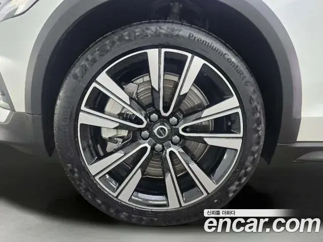 Volvo V60 Cross Country 2025 — ფოტო 10/20