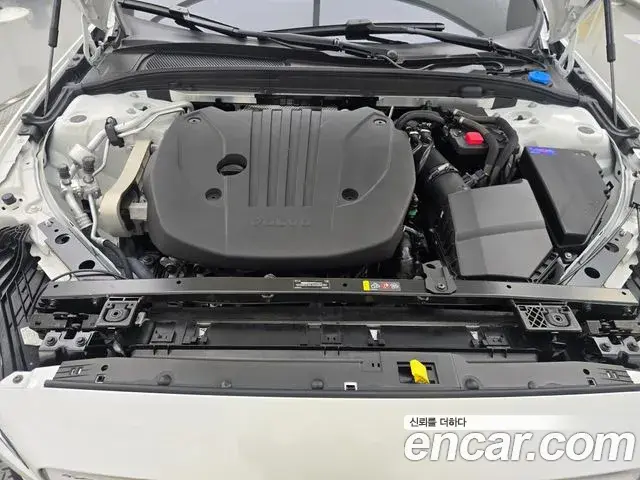 Volvo V60 Cross Country 2025 — ფოტო 15/20