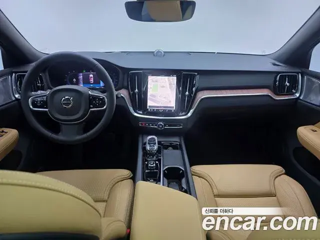 Volvo V60 Cross Country 2025 — ფოტო 19/20