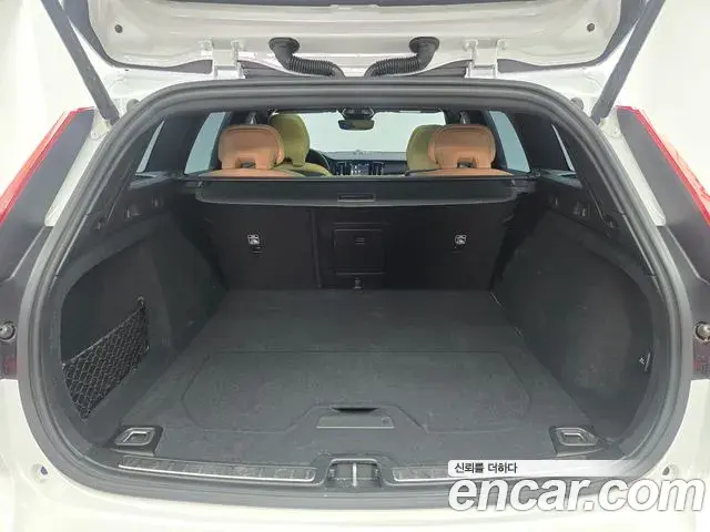 Volvo V60 Cross Country 2025 — ფოტო 11/20