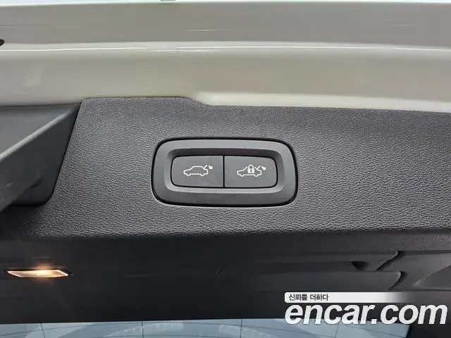 Volvo V60 Cross Country 2025 — ფოტო 18/20