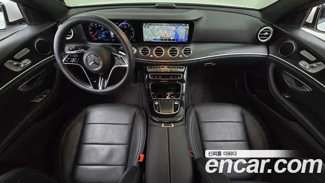 Mercedes-Benz E-Class 2023 — Фото 7/20