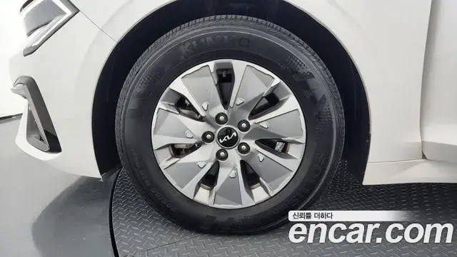 Kia K5 2024 — Şəkil 27/32