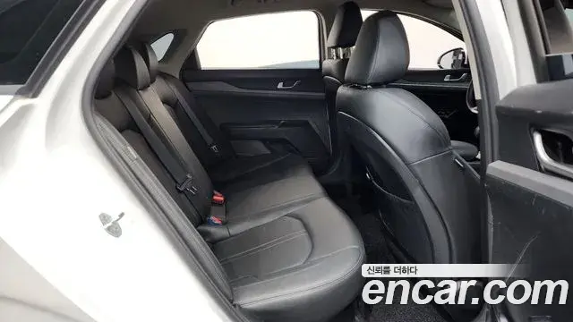 Kia K5 2024 — Şəkil 23/32