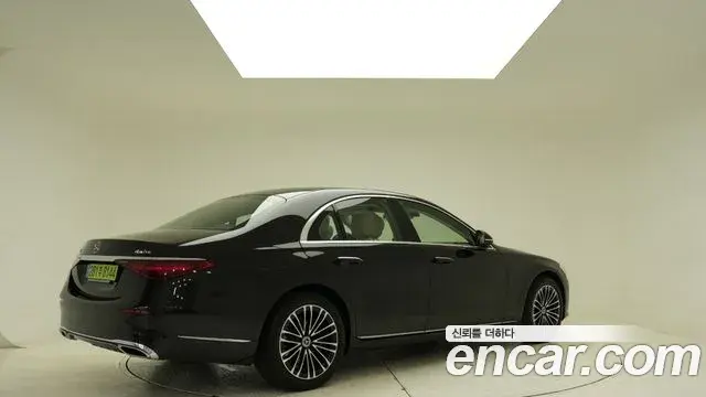 Mercedes-Benz S-Class 2025 — Фото 1/19