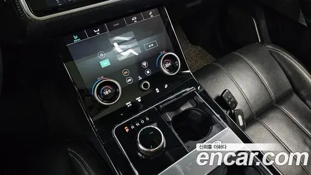 Land Rover Range Rover Velar 2018 — Photo 17/20