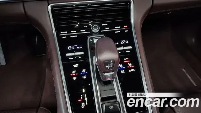 Porsche Panamera 2021 — Фото 9/20