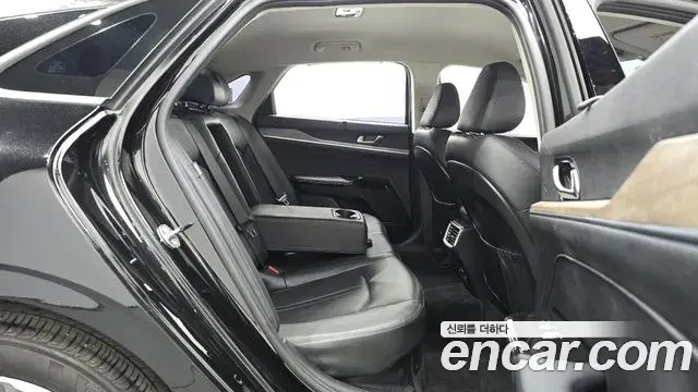 Kia K5 2023 — Şəkil 30/38