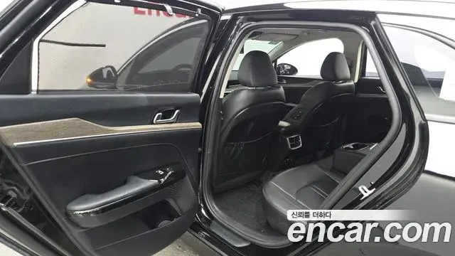 Kia K5 2023 — Şəkil 24/38
