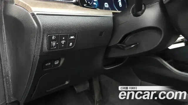 Kia K5 2023 — Şəkil 25/38