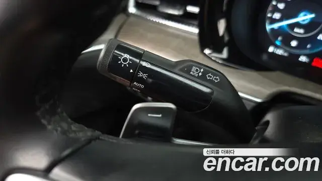 Kia K5 2023 — Şəkil 15/38