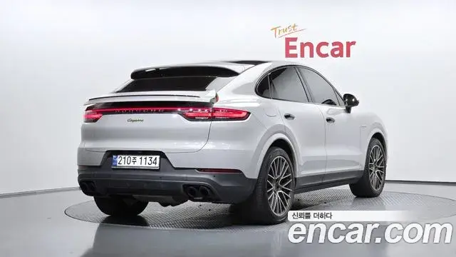 Porsche Cayenne 2020 — Фото 2/20