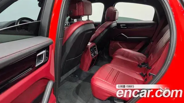 Porsche Cayenne 2020 — Фото 12/20