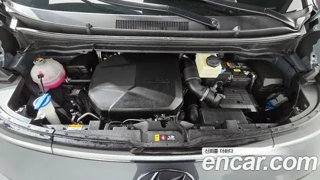 Hyundai Staria 2023 — Фото 6/20