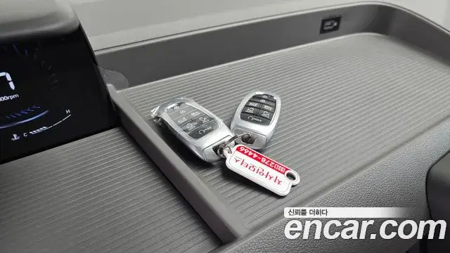 Hyundai Staria 2023 — Фото 15/20