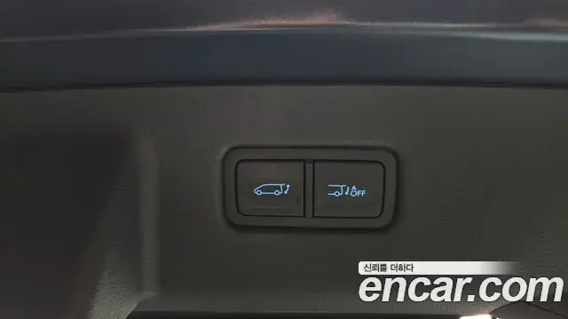 Hyundai Staria 2023 — Фото 17/20