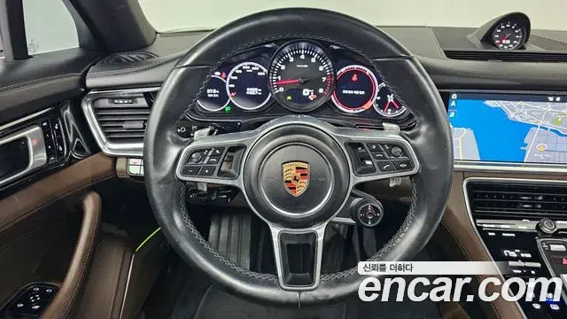 Porsche Panamera 2018 — Фото 13/20