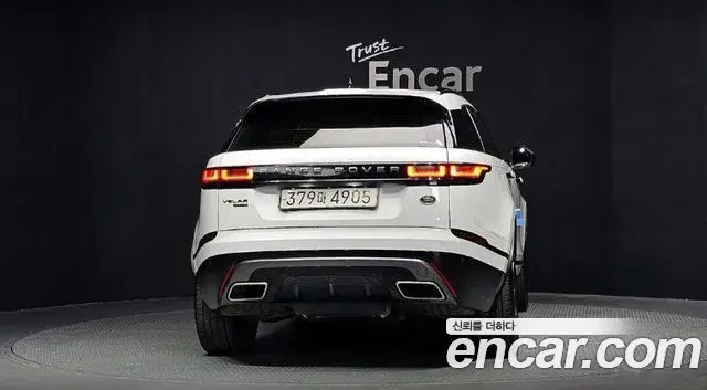 Land Rover Range Rover Velar 2018 — Photo 12/20