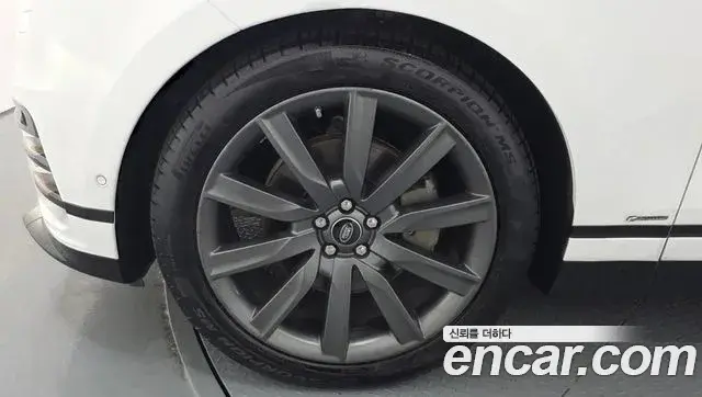 Land Rover Range Rover Velar 2018 — Photo 18/20