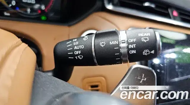 Land Rover Range Rover Velar 2018 — Photo 6/20