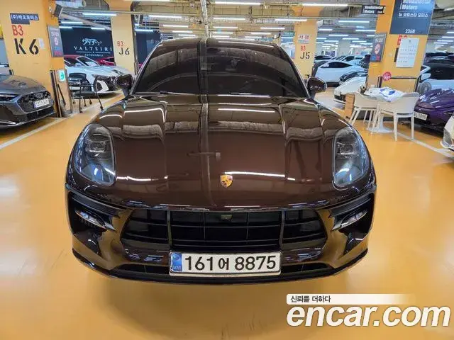 Porsche Macan 2020 — Фото 3/20