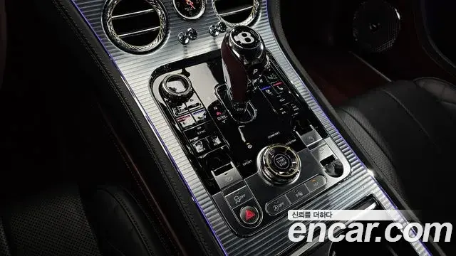 Bentley Continental GT 2020 — Photo 8/20