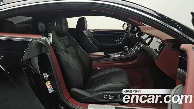 Bentley Continental GT 2020 — Photo 9/20
