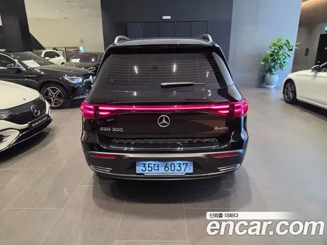 Mercedes-Benz EQB 2025 — Photo 14/20