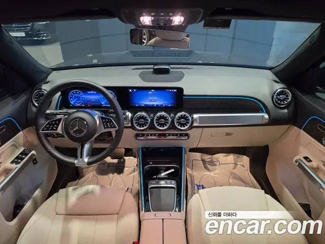 Mercedes-Benz EQB 2025 — Photo 4/20