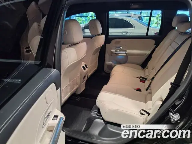 Mercedes-Benz EQB 2025 — Photo 15/20