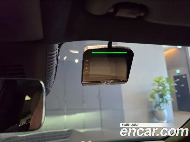Mercedes-Benz EQB 2025 — Photo 17/20
